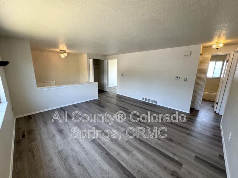 1237 Chiricahua Drive – photo 2
