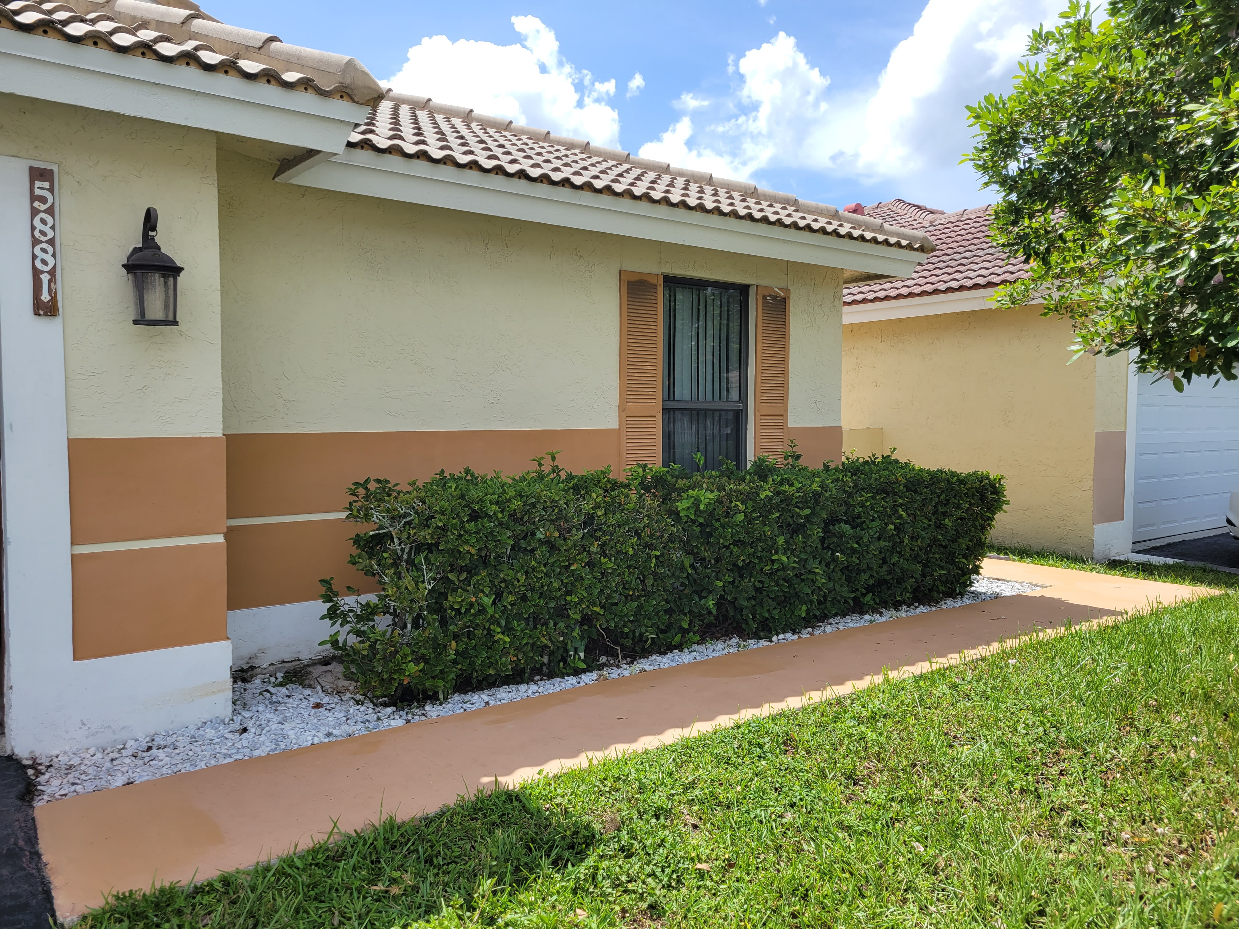 5881 Chester Lane – photo 2