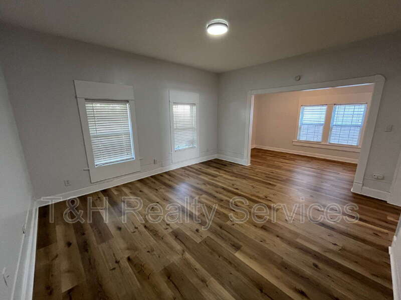 2114 Webb Street – photo 5