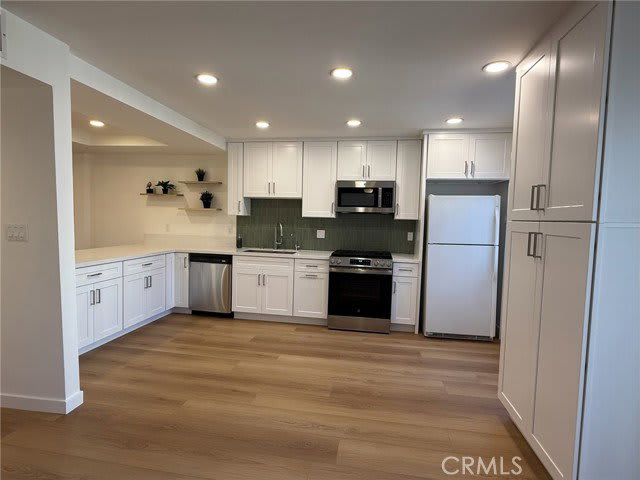 1137 North Maryland Avenue – photo 3