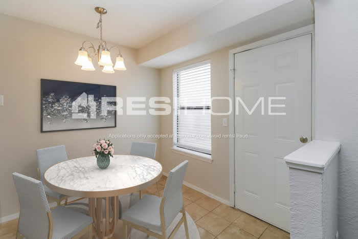 1513 Northeast 6th Street – photo 4