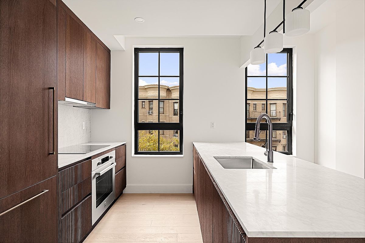 755 Washington Ave 3A – photo 2