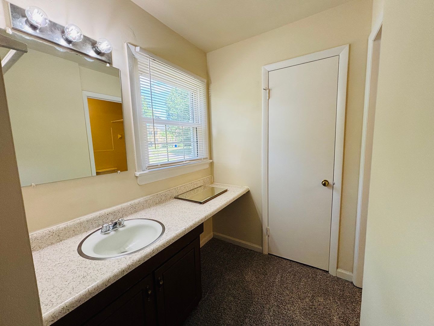 4 Bedroom 2 5 Bath Townhouse – photo 4