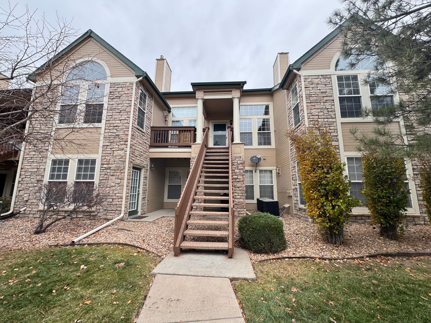 Town Home For Rent – photo 1