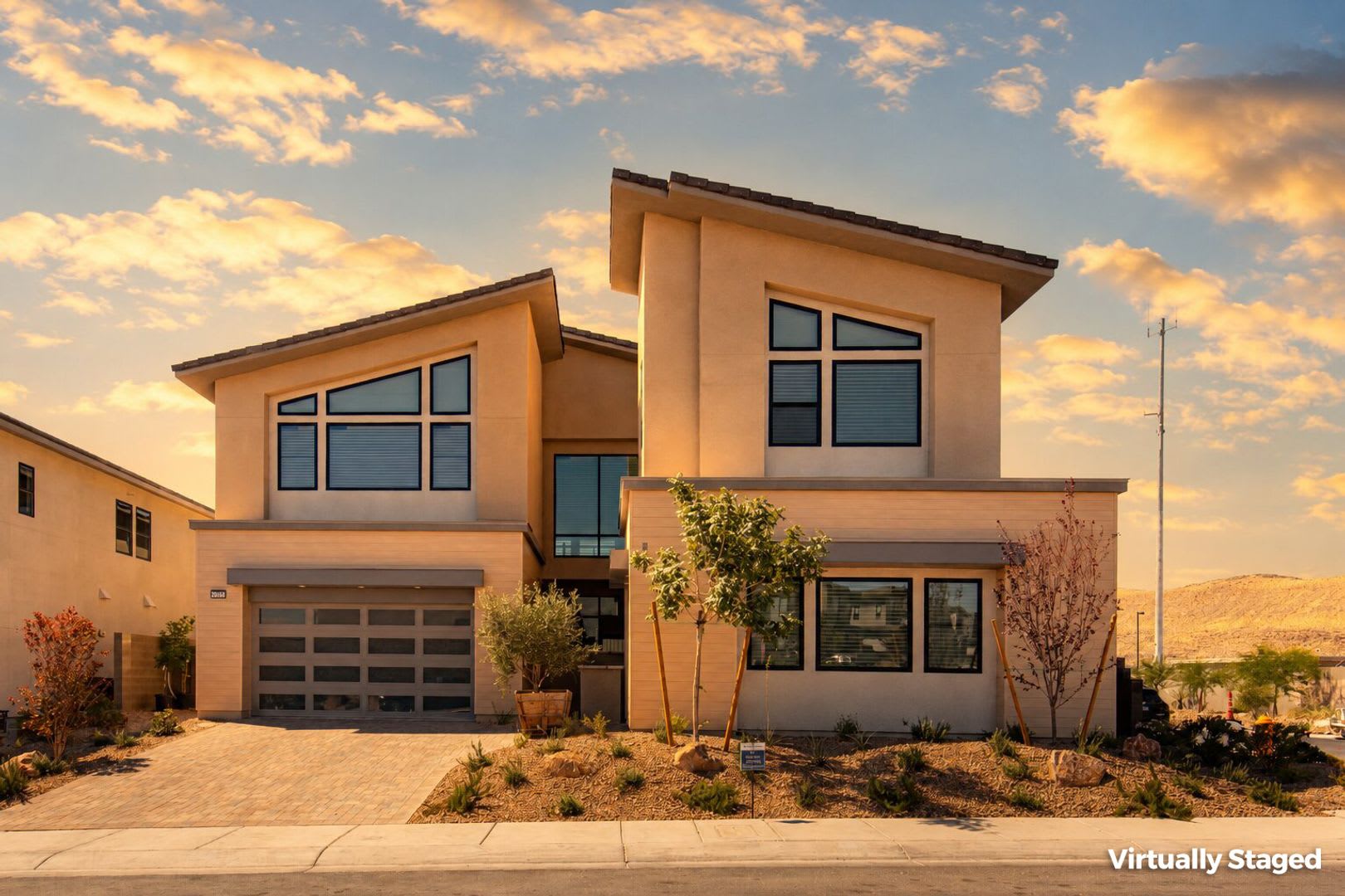 Stunning modern luxury home located in prestigious guard-gated Summerlin community of Ascension – photo 2