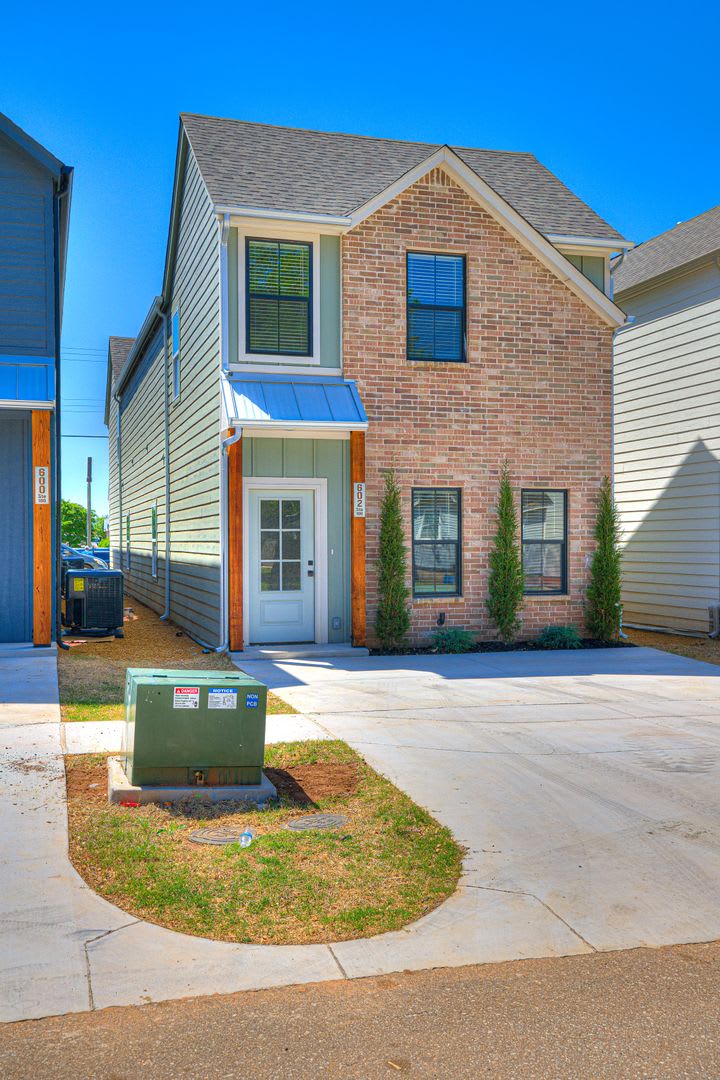 Brand New Duplexes Downtown Edmond – photo 1