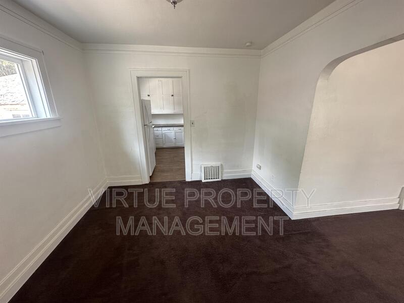 611 6th Street – photo 4