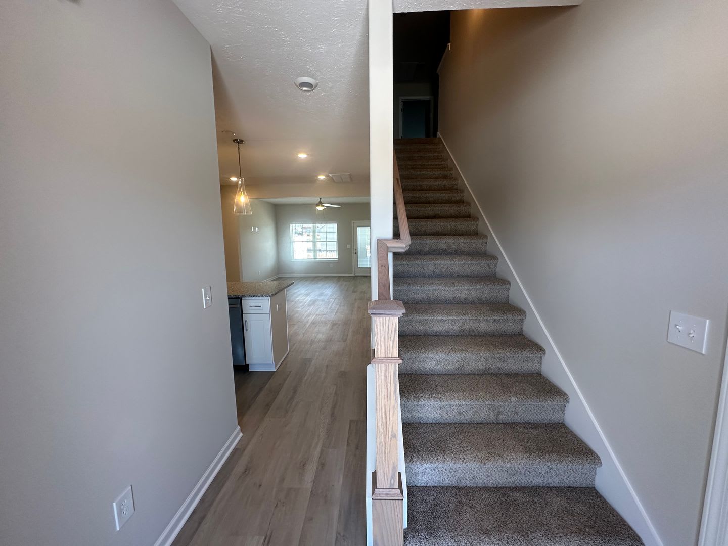 4 Bed 3 Bath Townhome Near The Heart Of Shelbyville – photo 2