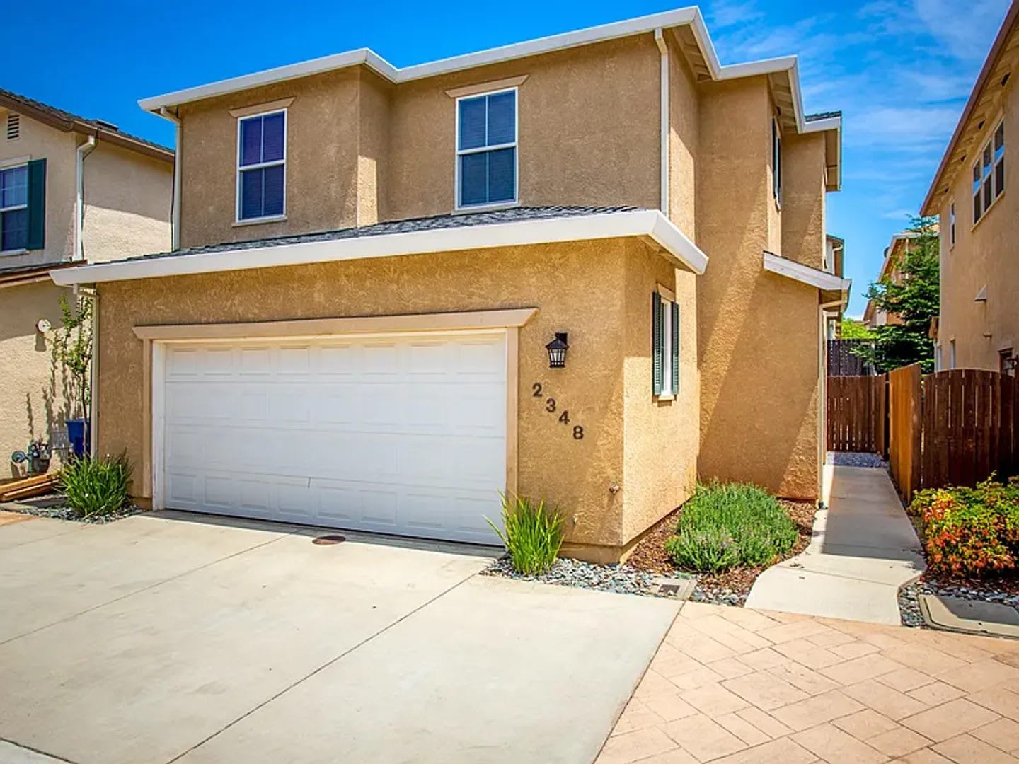 3bd/2.5ba townhome in Shasta View Gardens – photo 1
