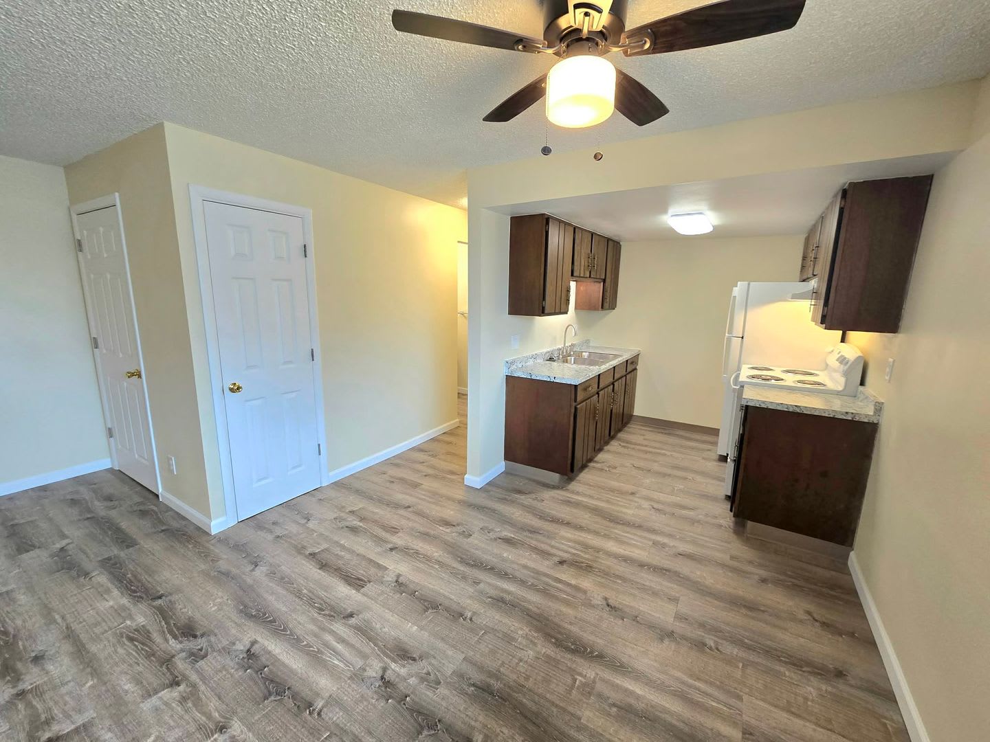 917 12th St. – photo 4