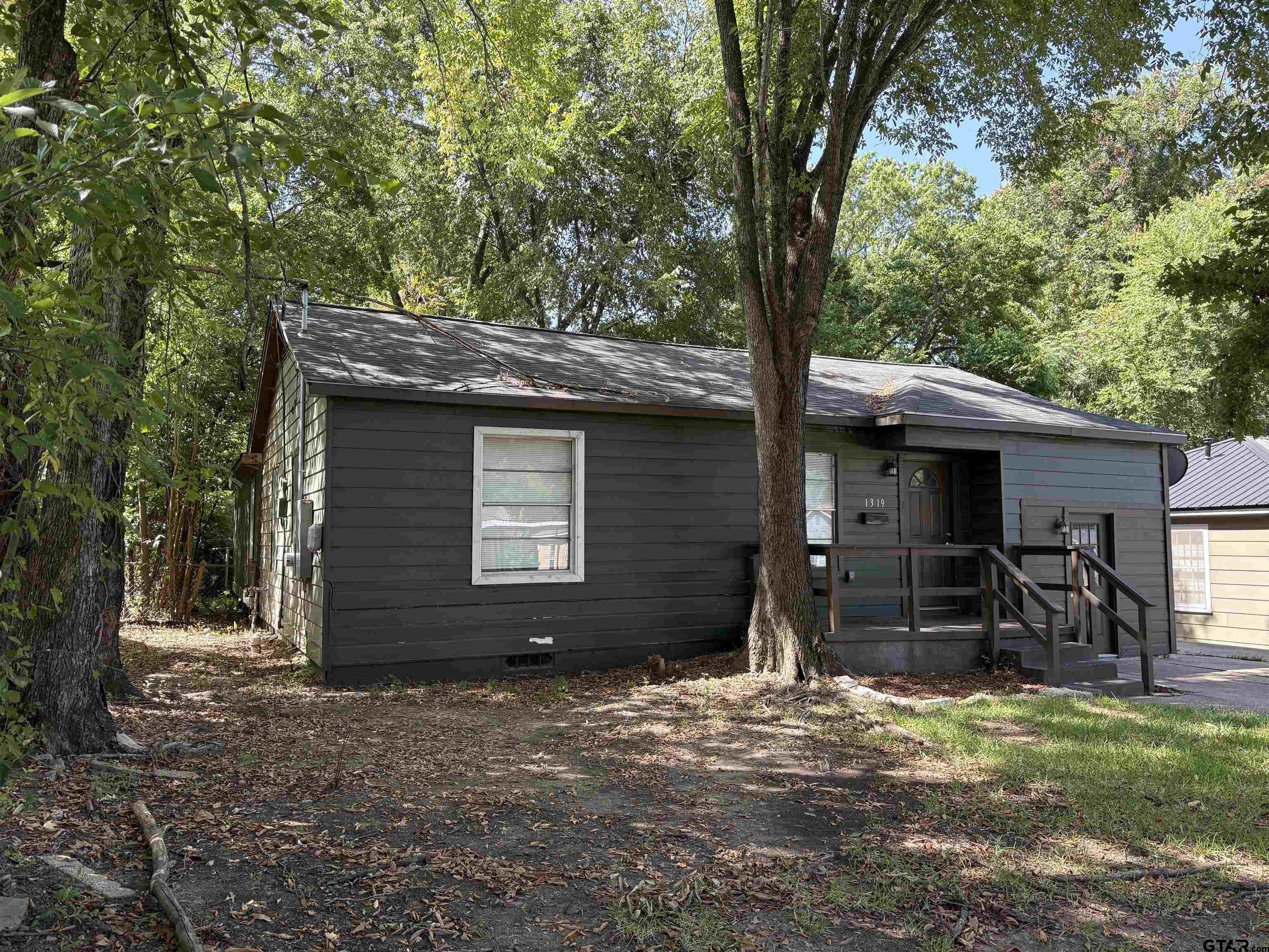 1319 E Dawson St – photo 1