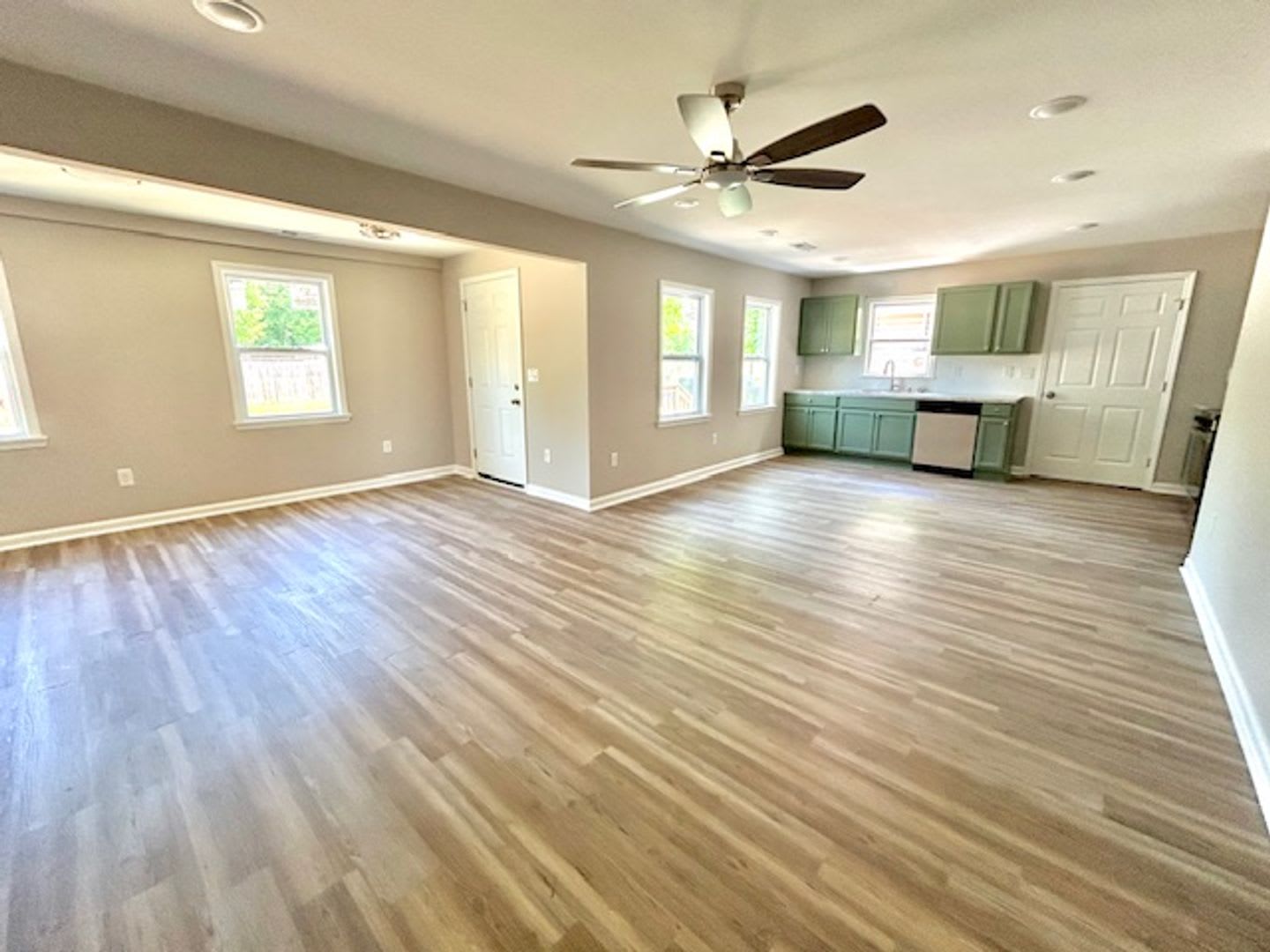 Coming Soon Fully Renovated 3 Bedroom Home In New Hope – photo 4