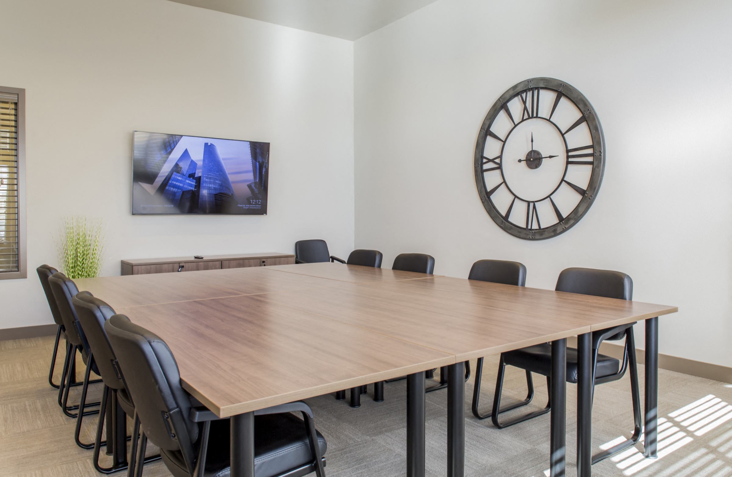 Axis Apartments – photo 4