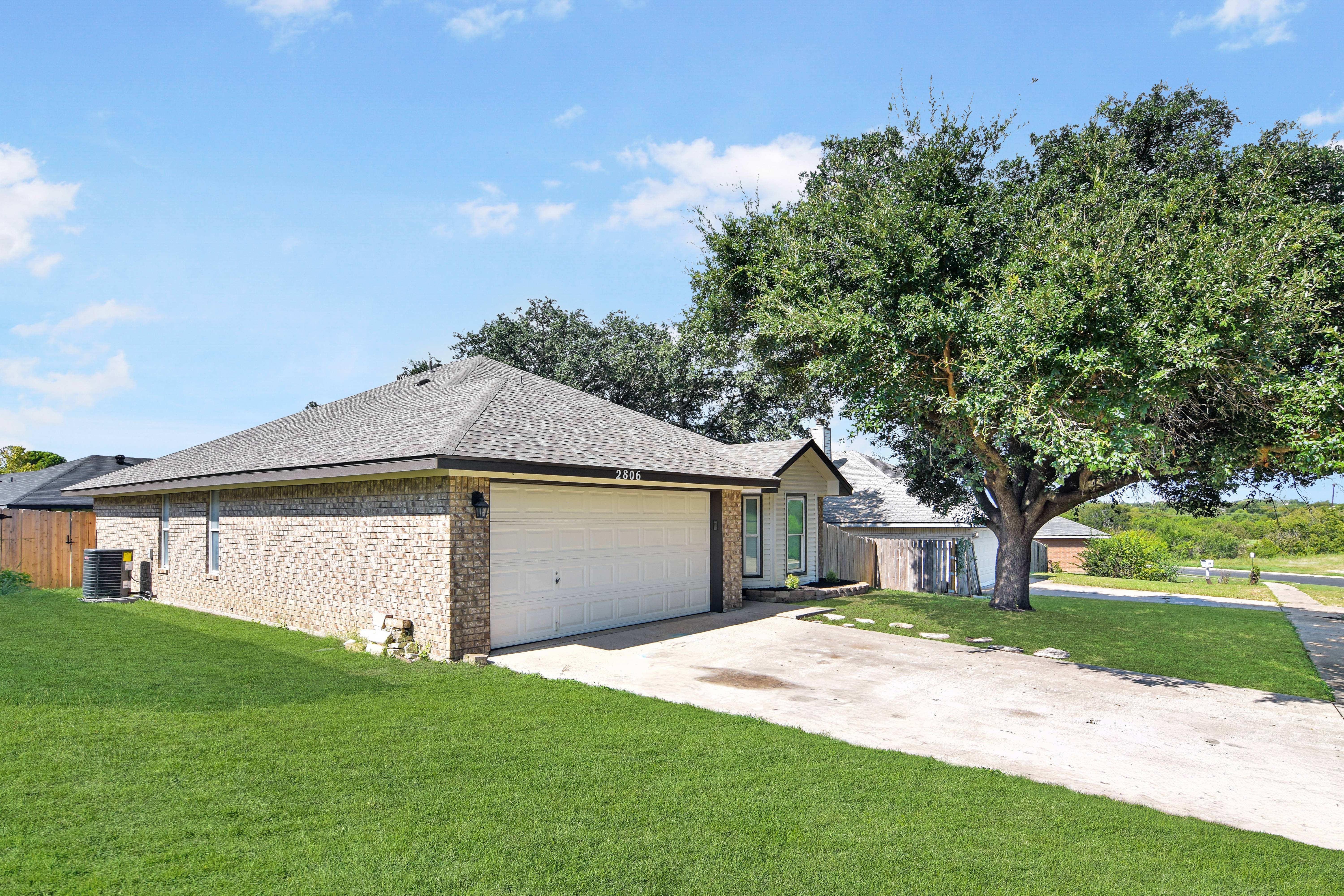 2806 Fieldstone Dr – photo 2
