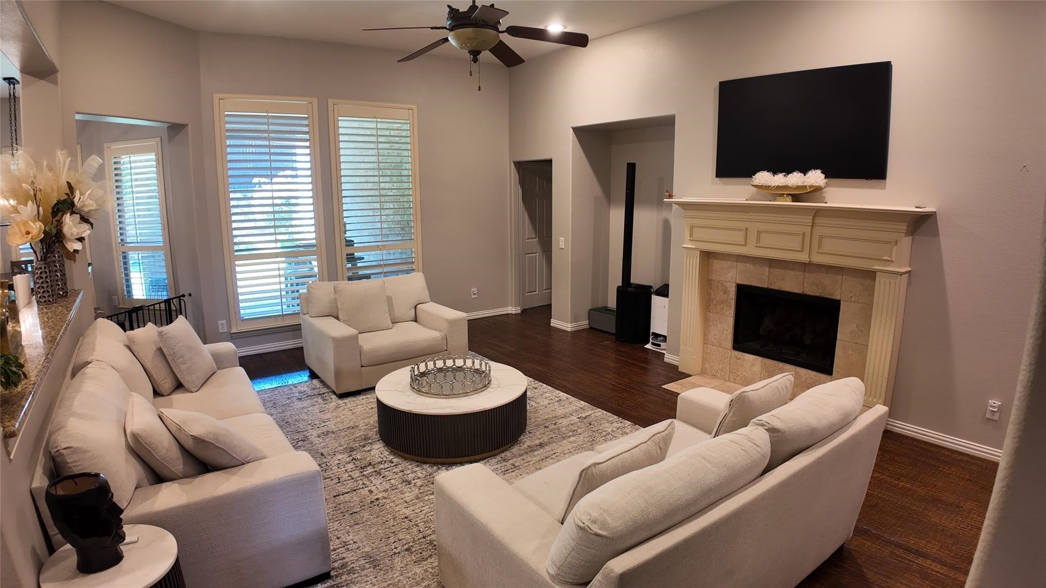 1005 Grandbury Street – photo 4