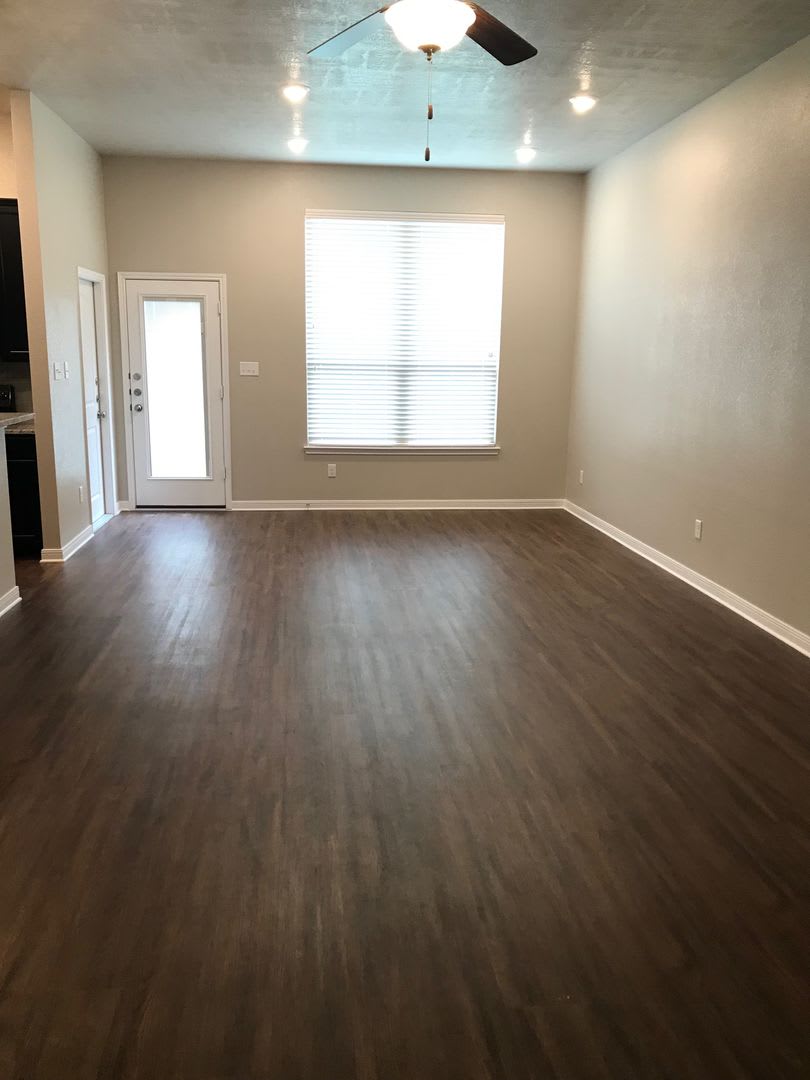 Spacious Single-Family Home Available Now! – photo 2
