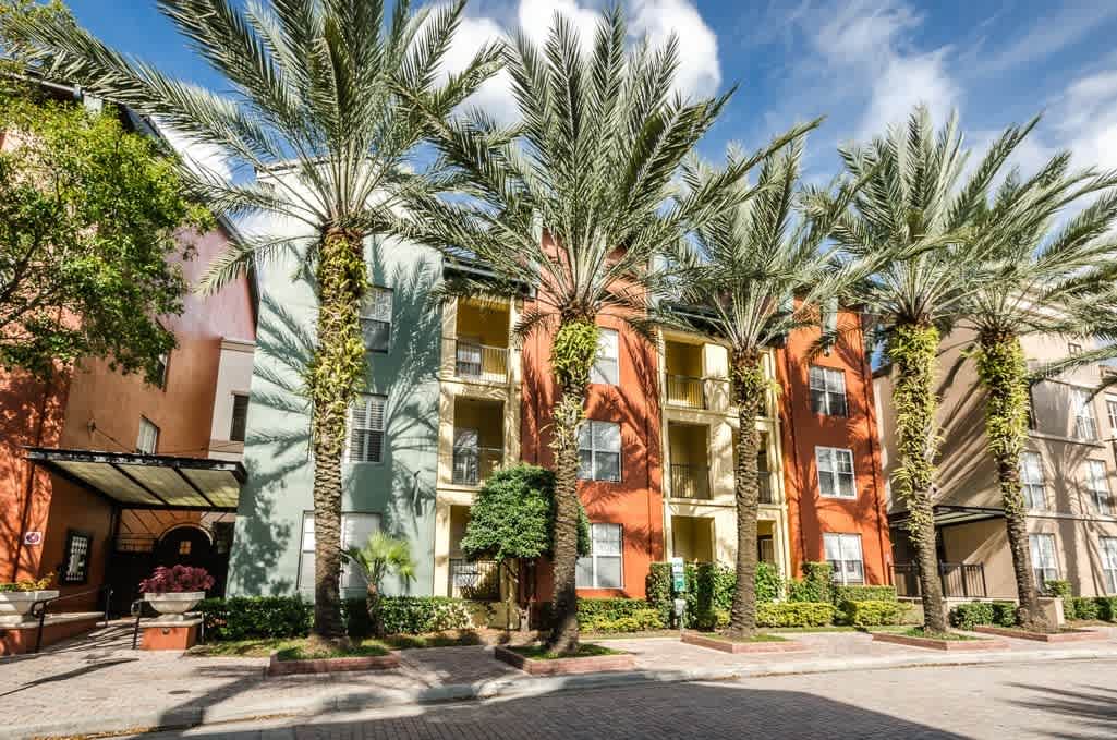2402 W Azeele St – photo 1