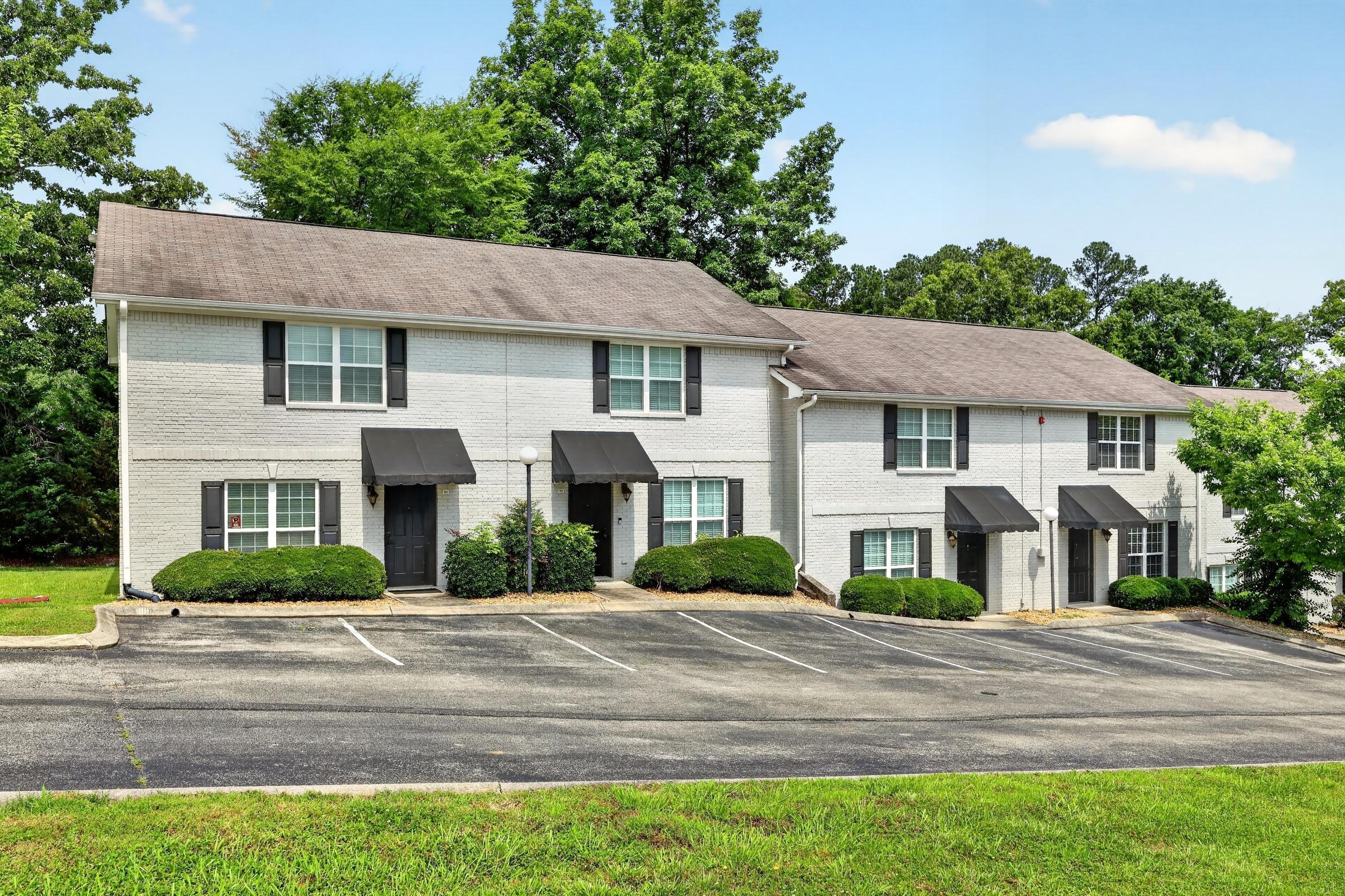 1109 Maple Tree Lane – photo 1