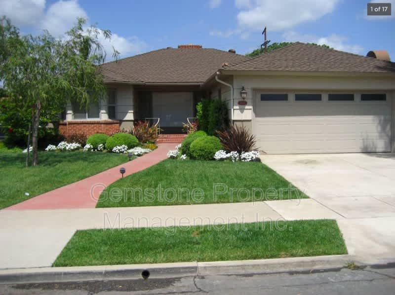 4947 63rd St – photo 1