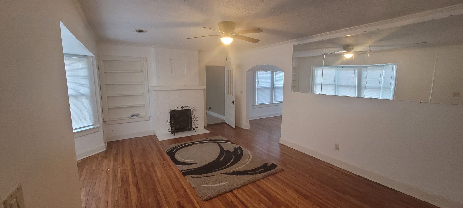 2-bedroom, 1 bathroom – photo 2