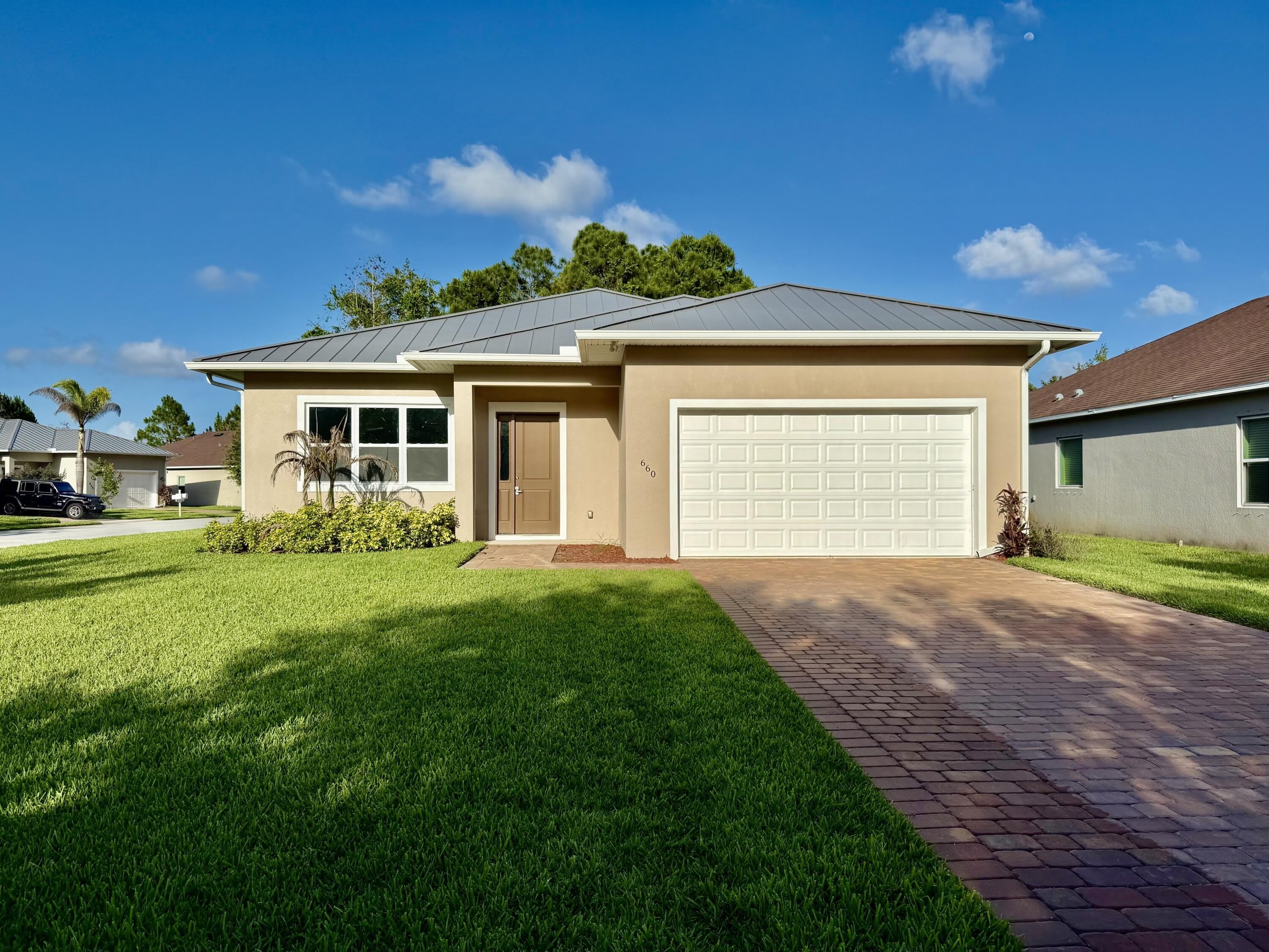 660 NE Moss Rose Place – photo 1