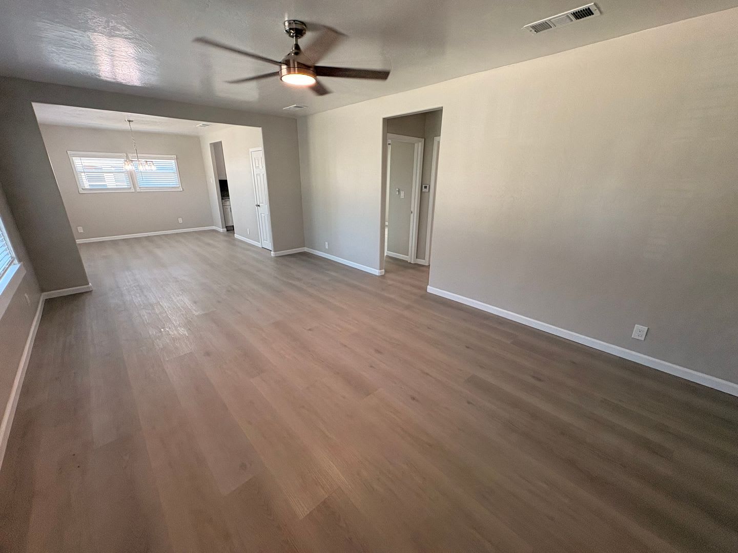 Beautiful Newly Renovated 2 Bedroom Home – photo 4