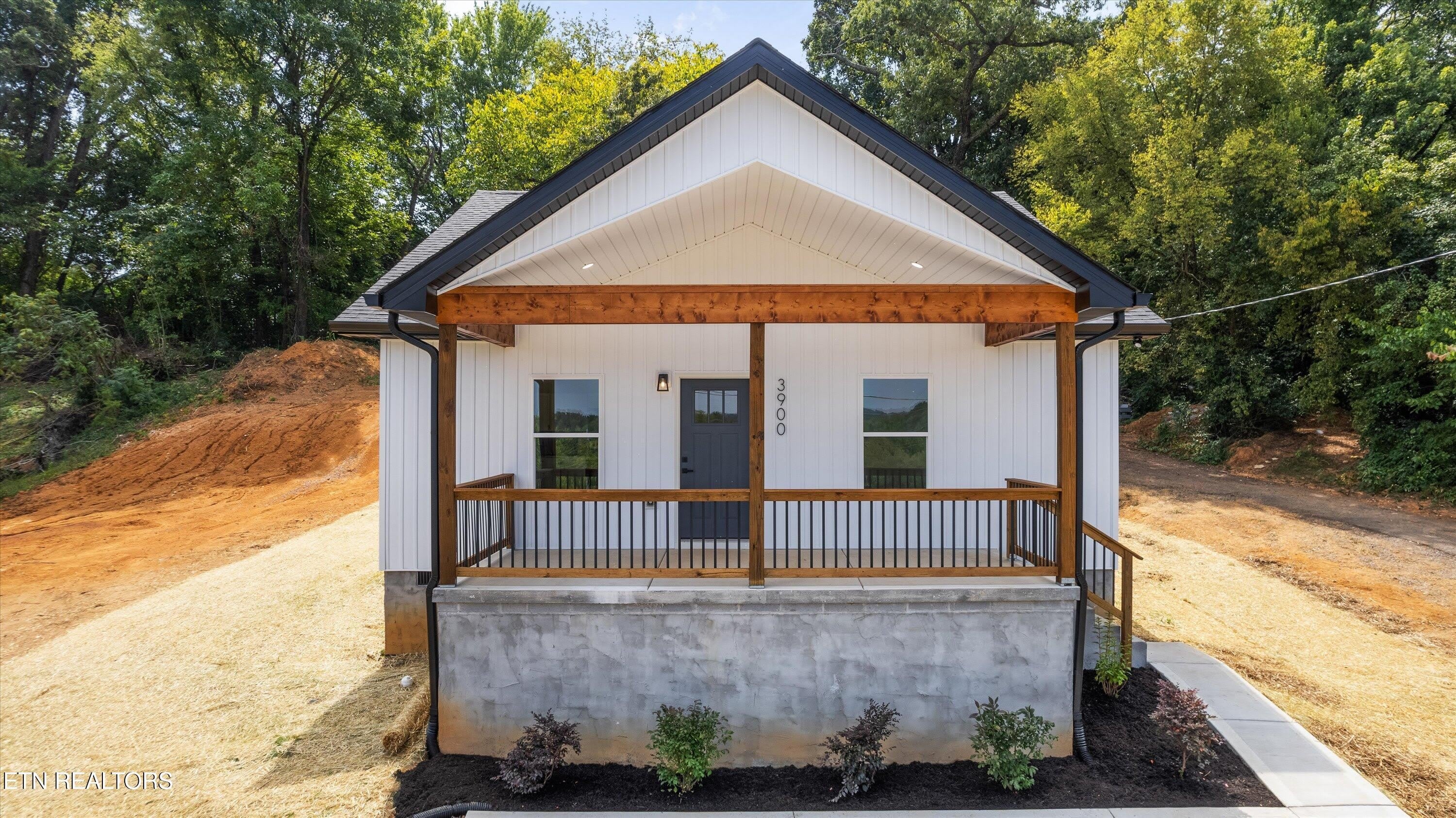 3900 Lilac Ave – photo 1