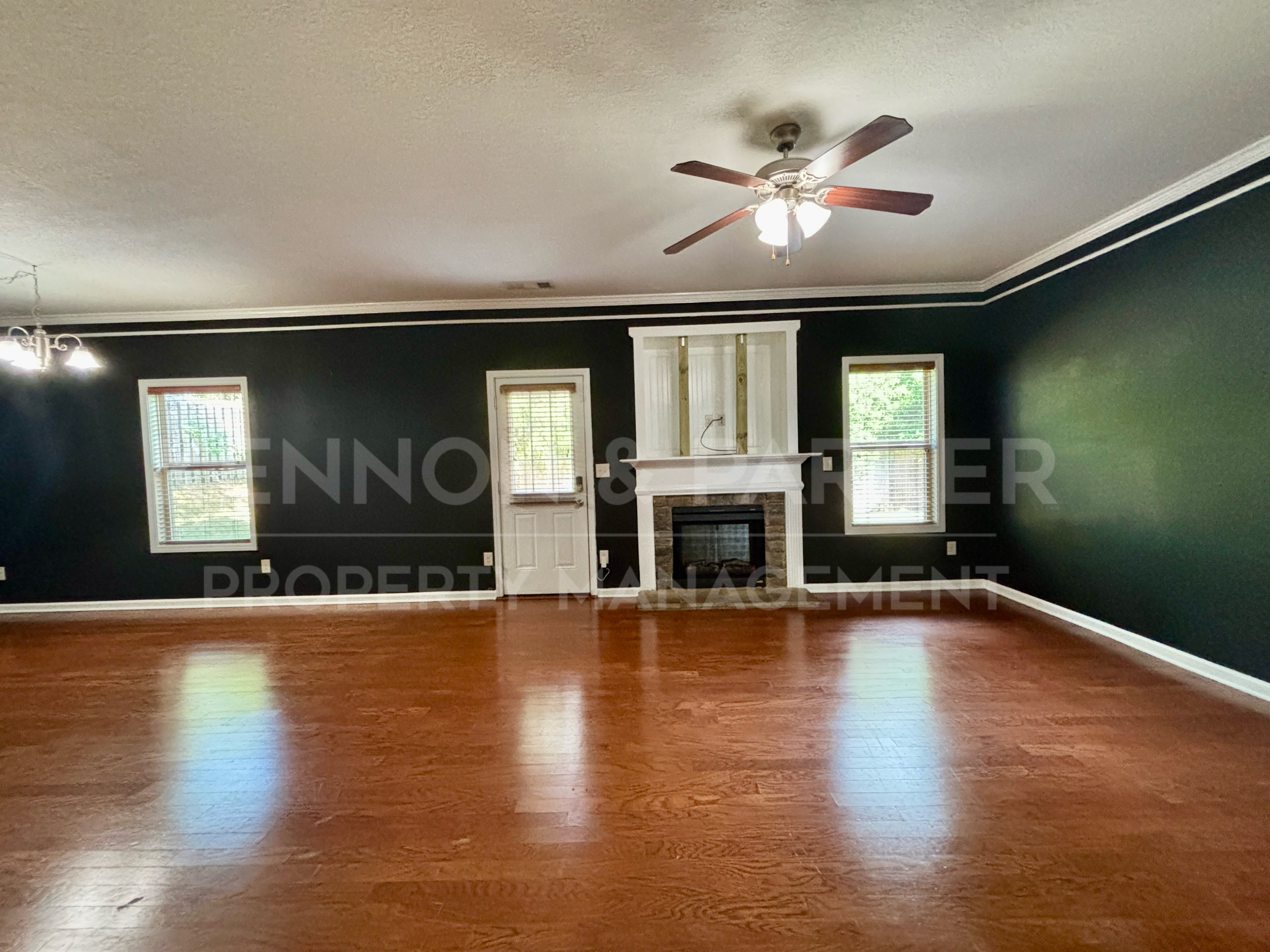 1910 Westminster Dr – photo 3