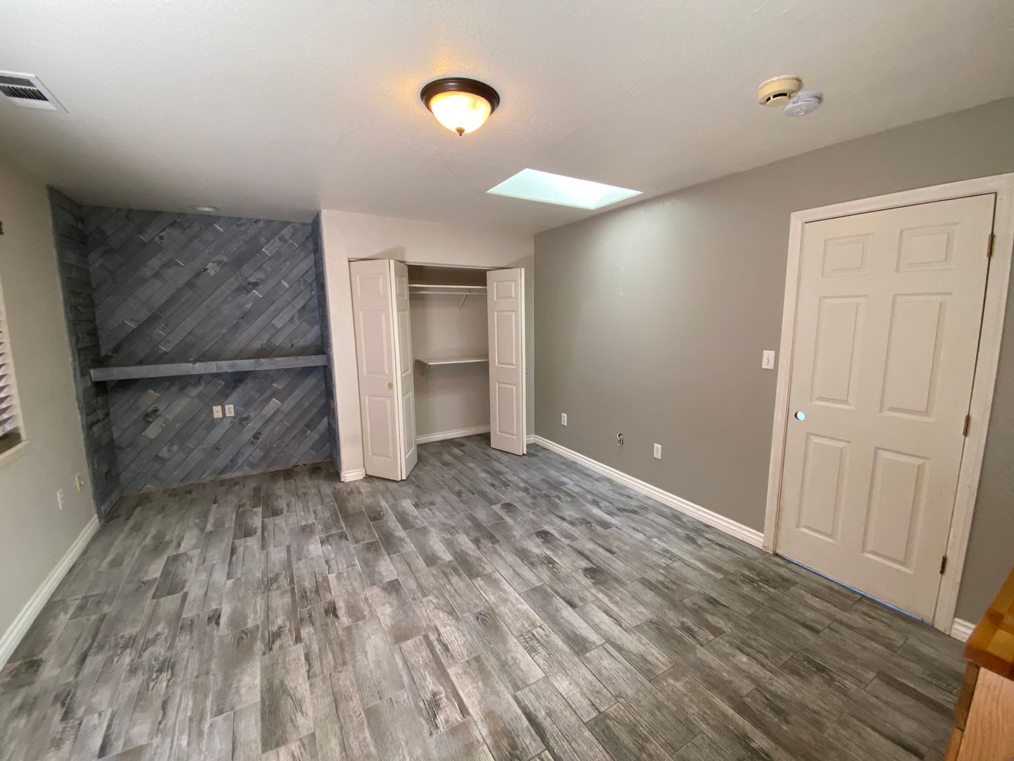 1-Bedroom Unit with Parking & Appliances – photo 5