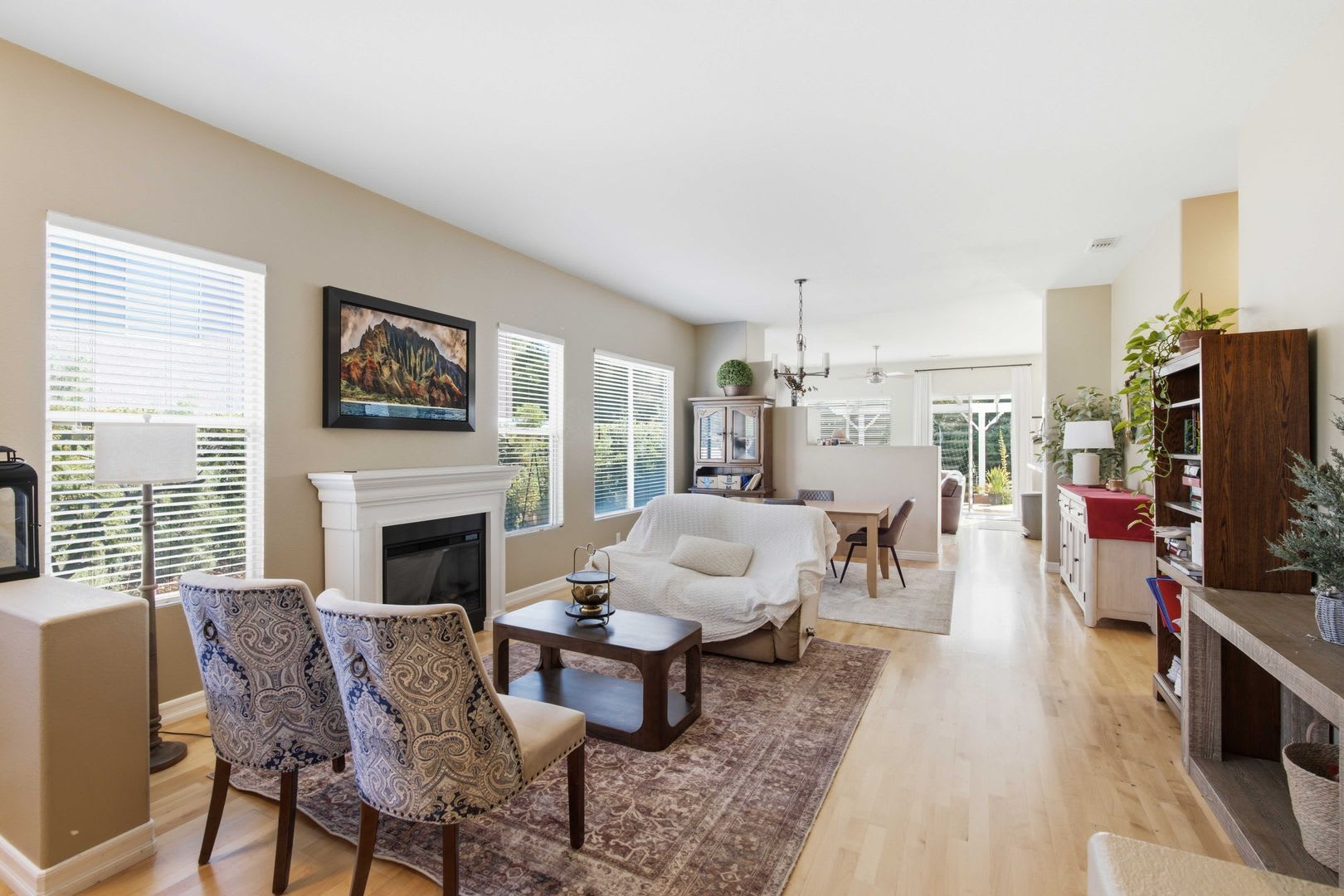 Gorgeous Single Story Home in Santa Clarita! – photo 2