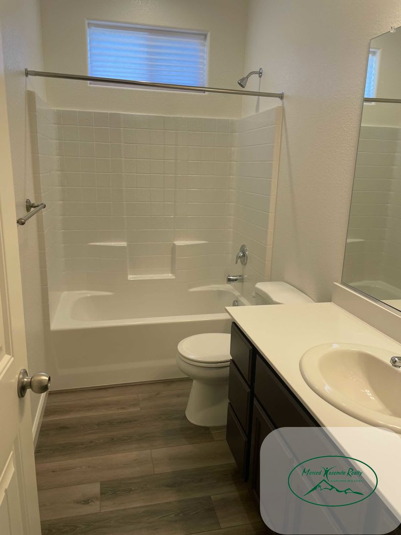 New Home Vacant Must Apply To Schedule Viewing – photo 5