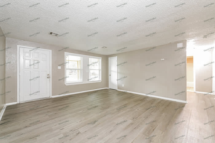 1100 Locust Drive – photo 4