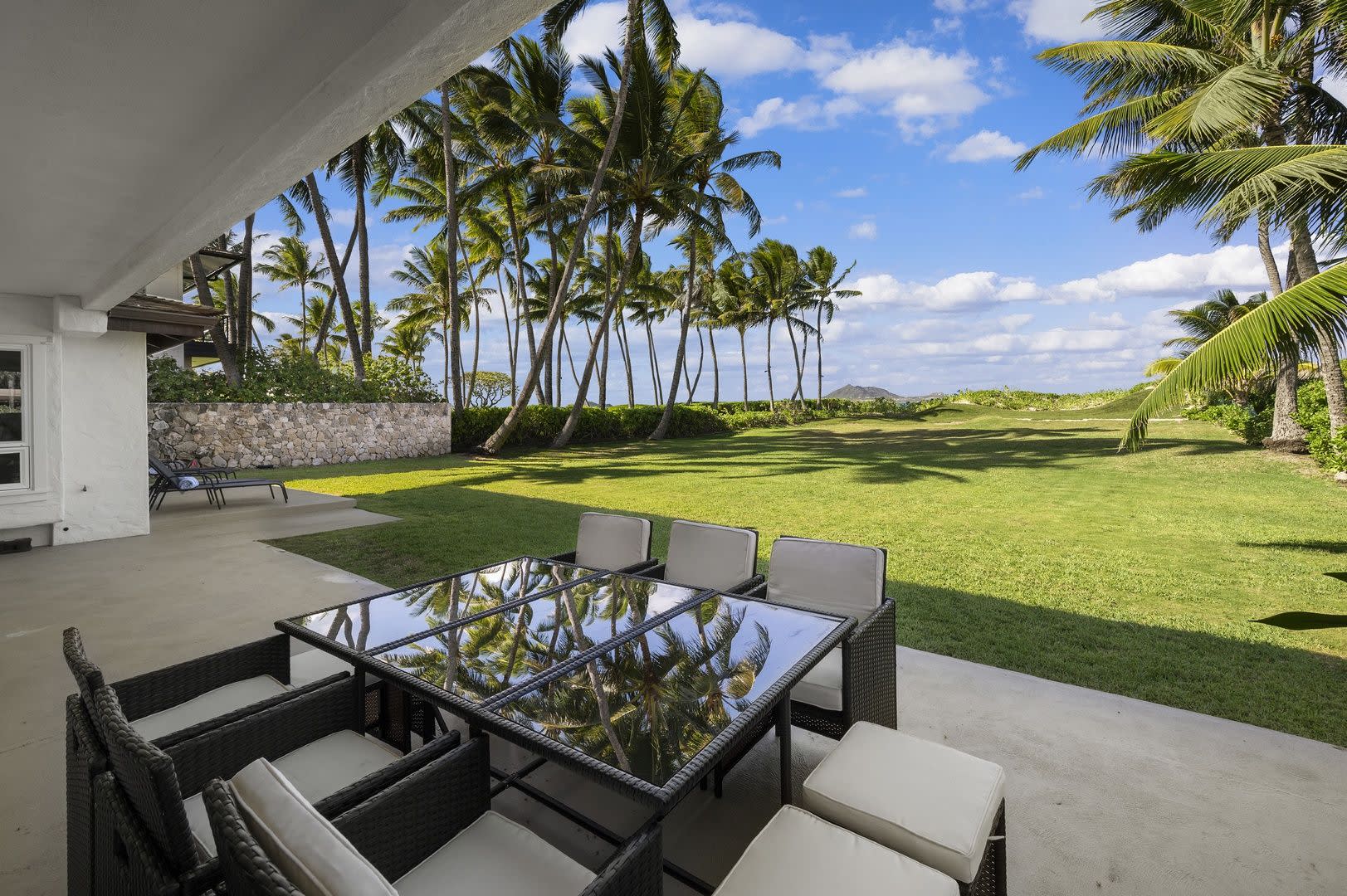 Ocean View Villa w/Beach as Backyard, Walk to Attractions: Kailua Hale Kahakai – photo 2
