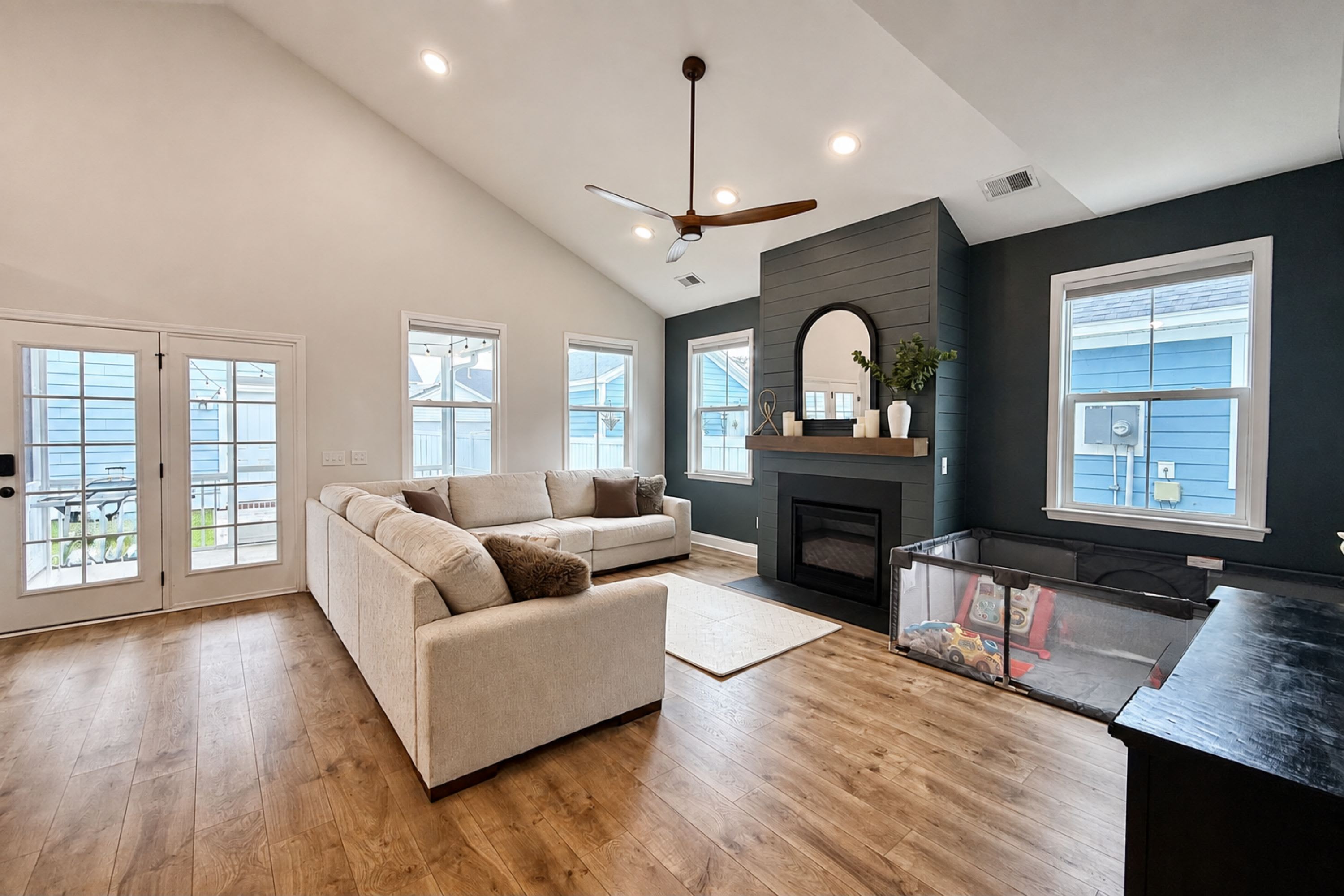 212 Angelica Ave – photo 2