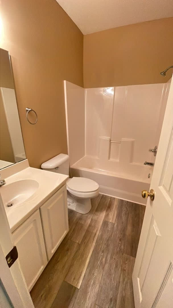SPECIAL! 2 Bedroom/2 bath Condo; 1/2 off rent second month – photo 5