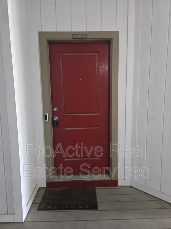 2424 Chancery Ln – photo 2