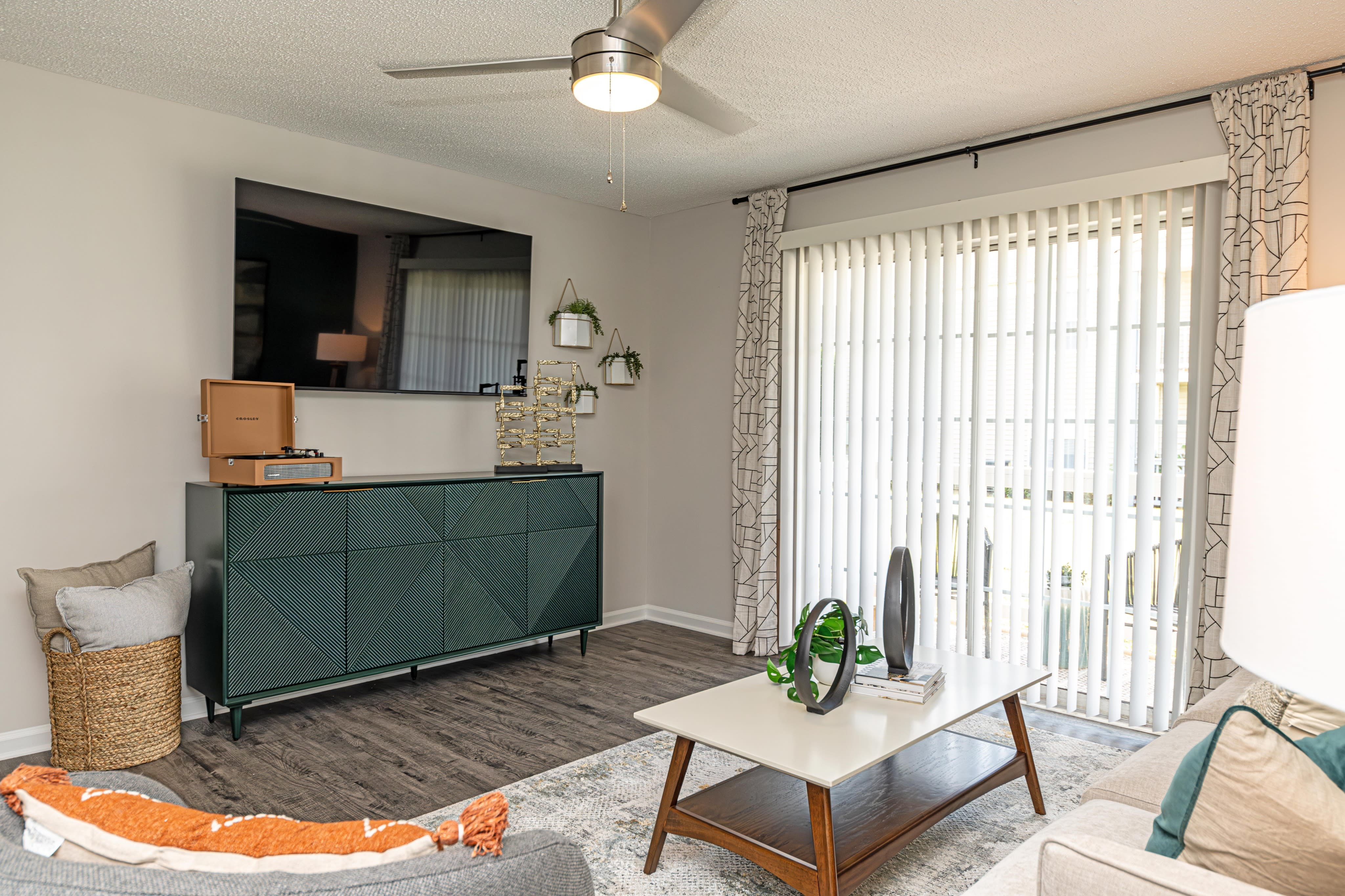 The Alexander Apartment Homes – photo 2