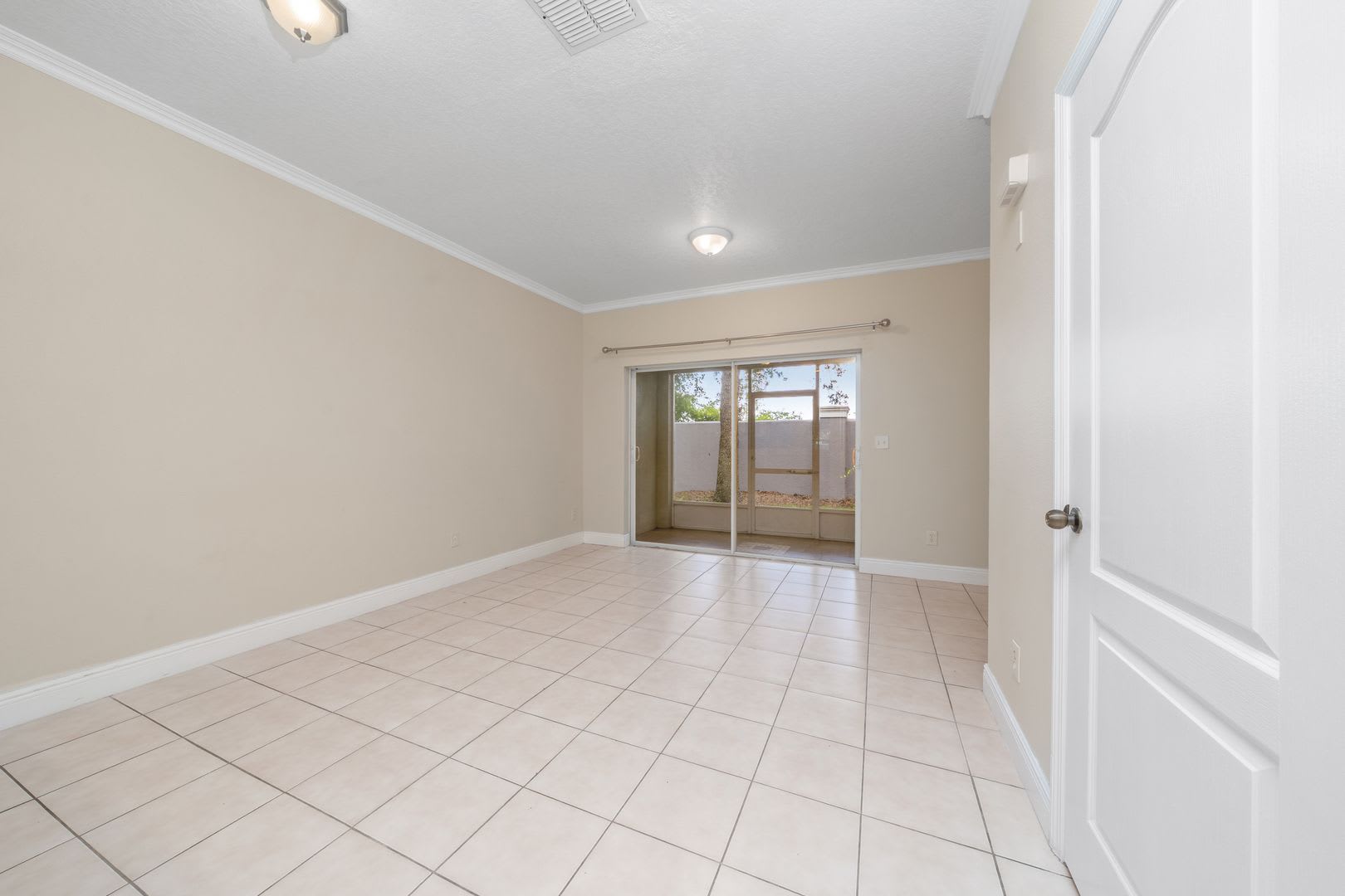 2 Bedroom /2.5 bathrooms Town House. Just few minutes from Medical City. – photo 3