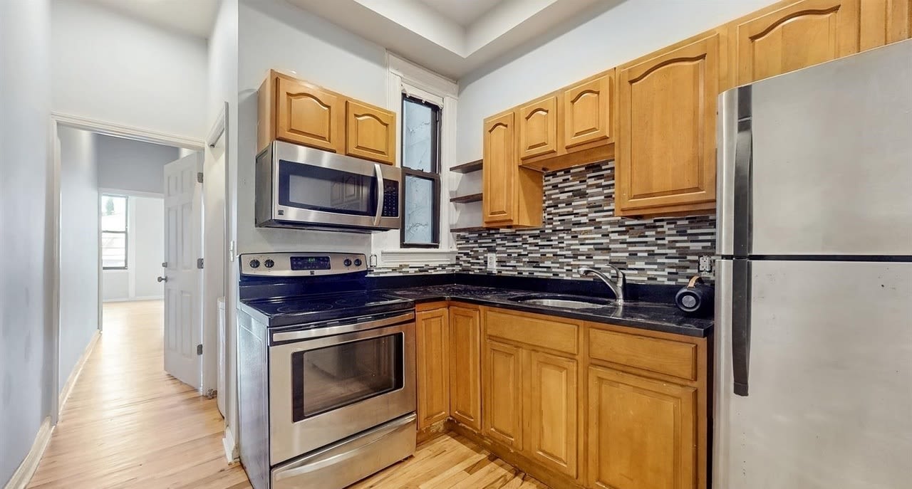 244 Webster Ave – photo 1