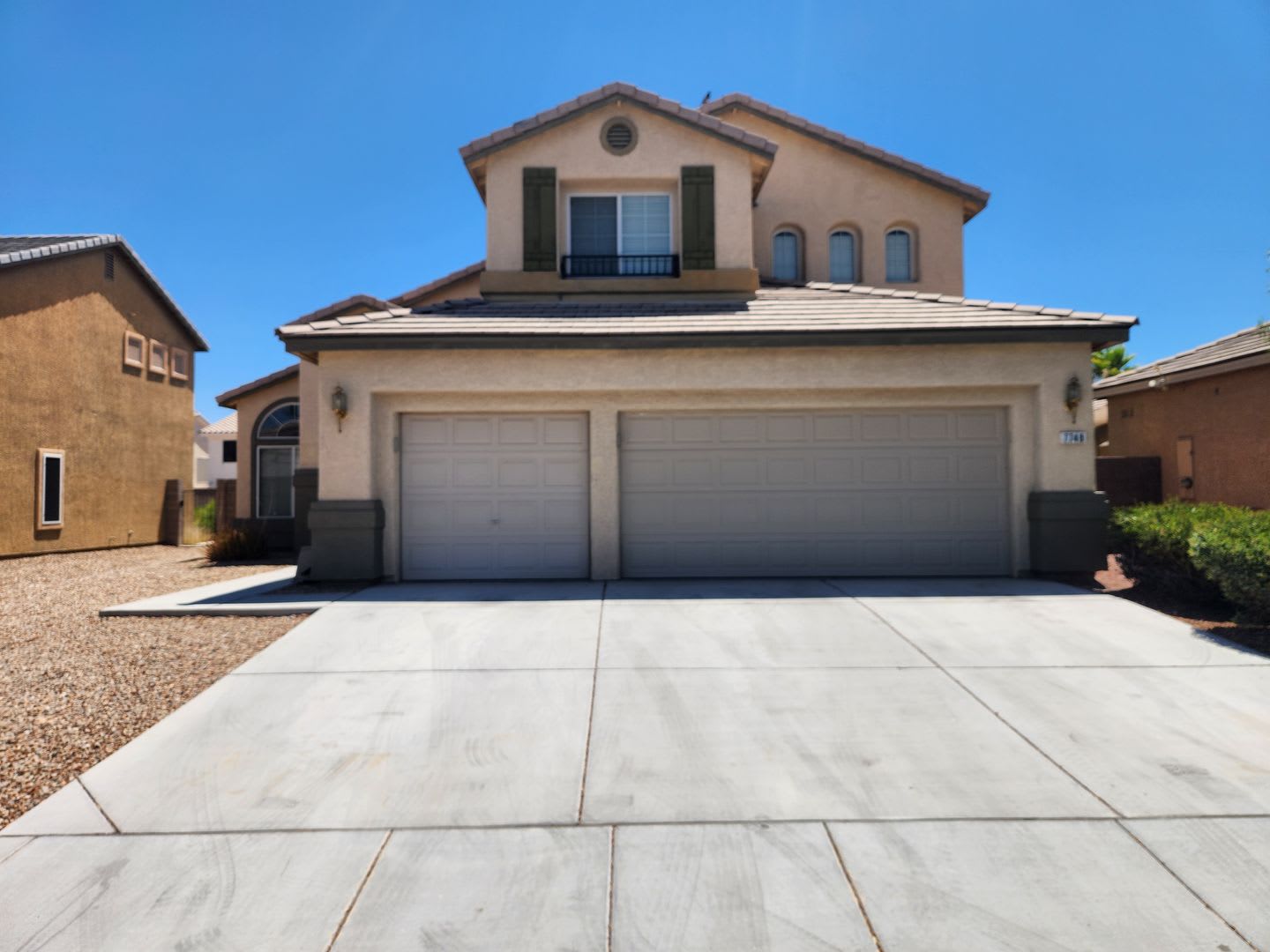 A Fabulous 5 Bedroom 2 Story Home, 1 bedrom downstairs, 3 Car Garage. – photo 2