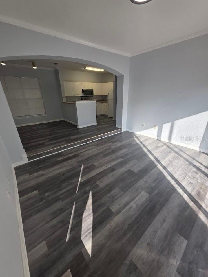 9401 CRESCENT LOOP Circle – photo 2