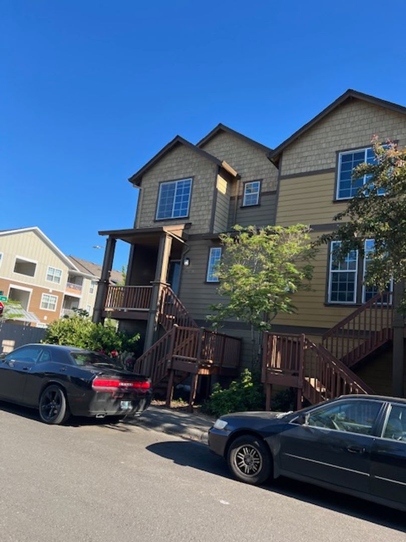 Craftsman Style Townhouse – photo 3