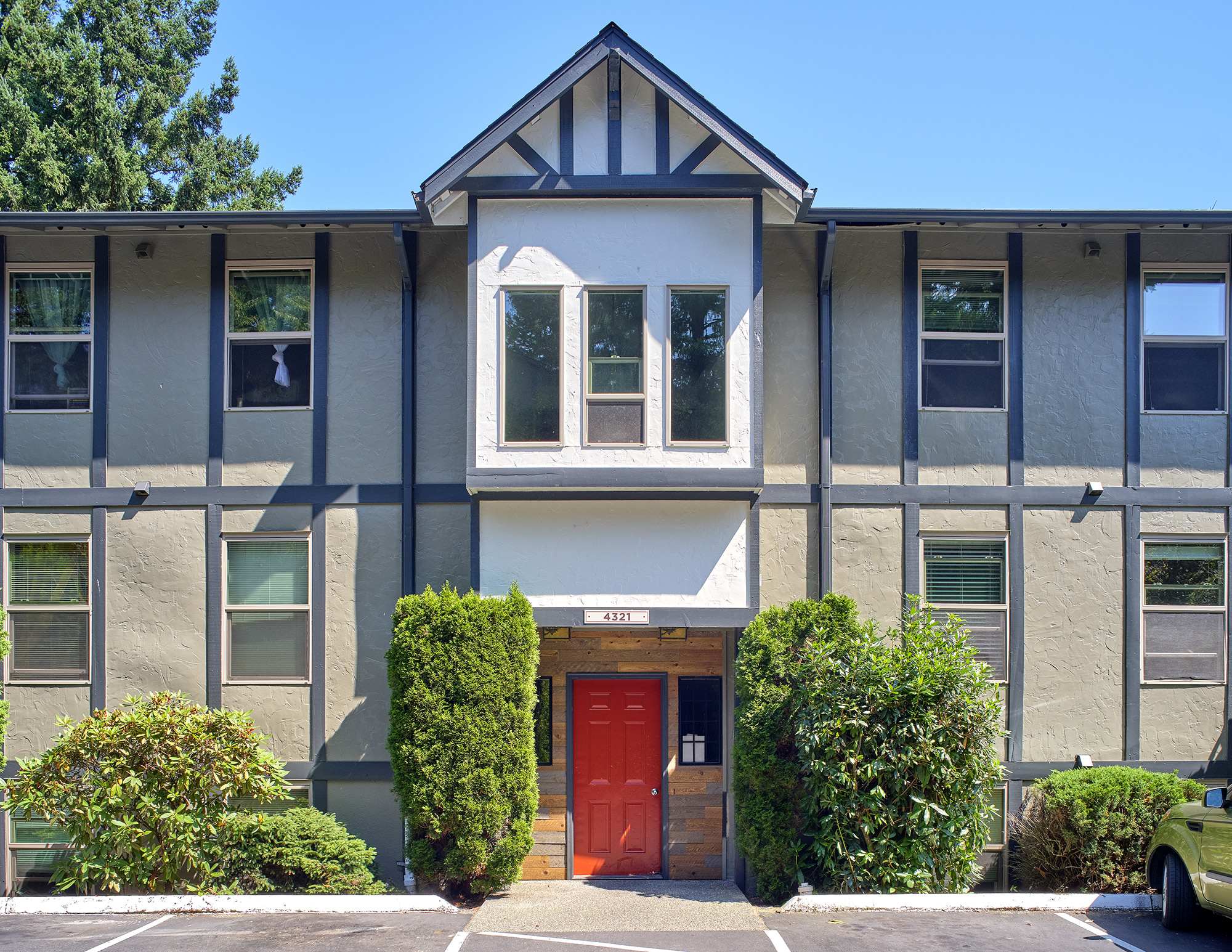 Forest Hill Village – photo 2