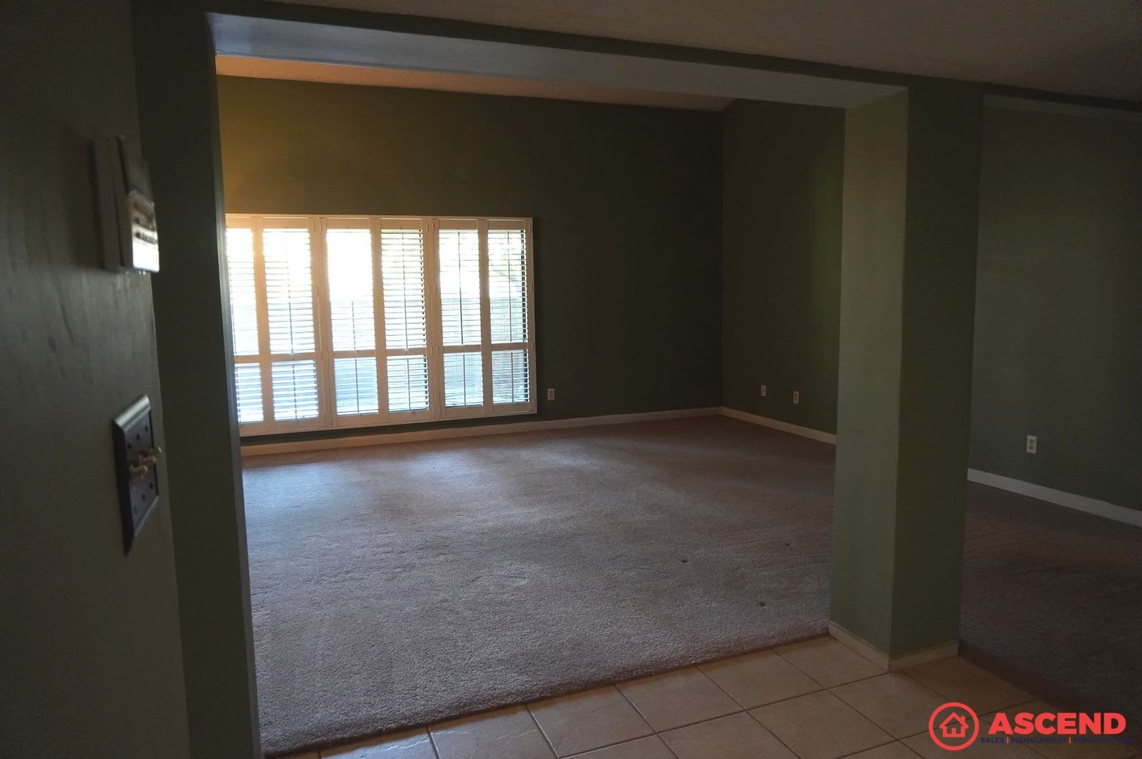 Move In Special 500 Off First Month Rent 3 Bed 1 5 Bath With Full Appliances In Unit Laundry Community Pool Garage Included – photo 5