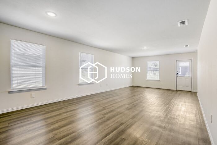 430 Shorty Street – photo 3