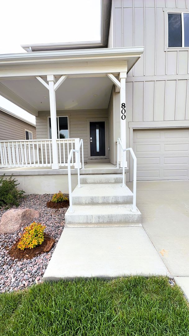 Beautiful Model Home in New Johnstown Neighborhood! – photo 3