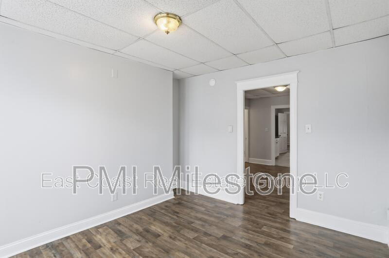 207 N Mulberry St – photo 3