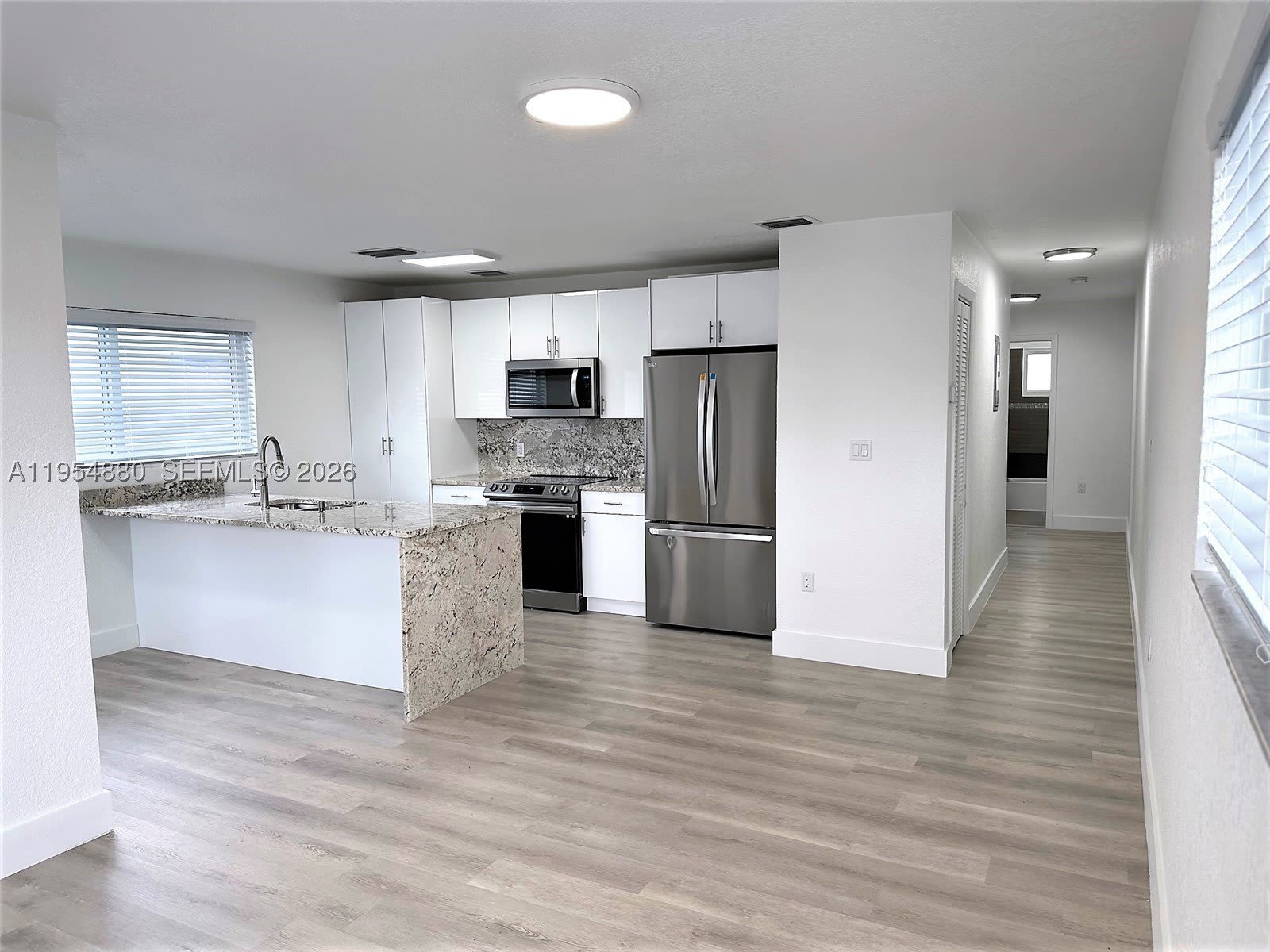 11230 SW 5th St – photo 1