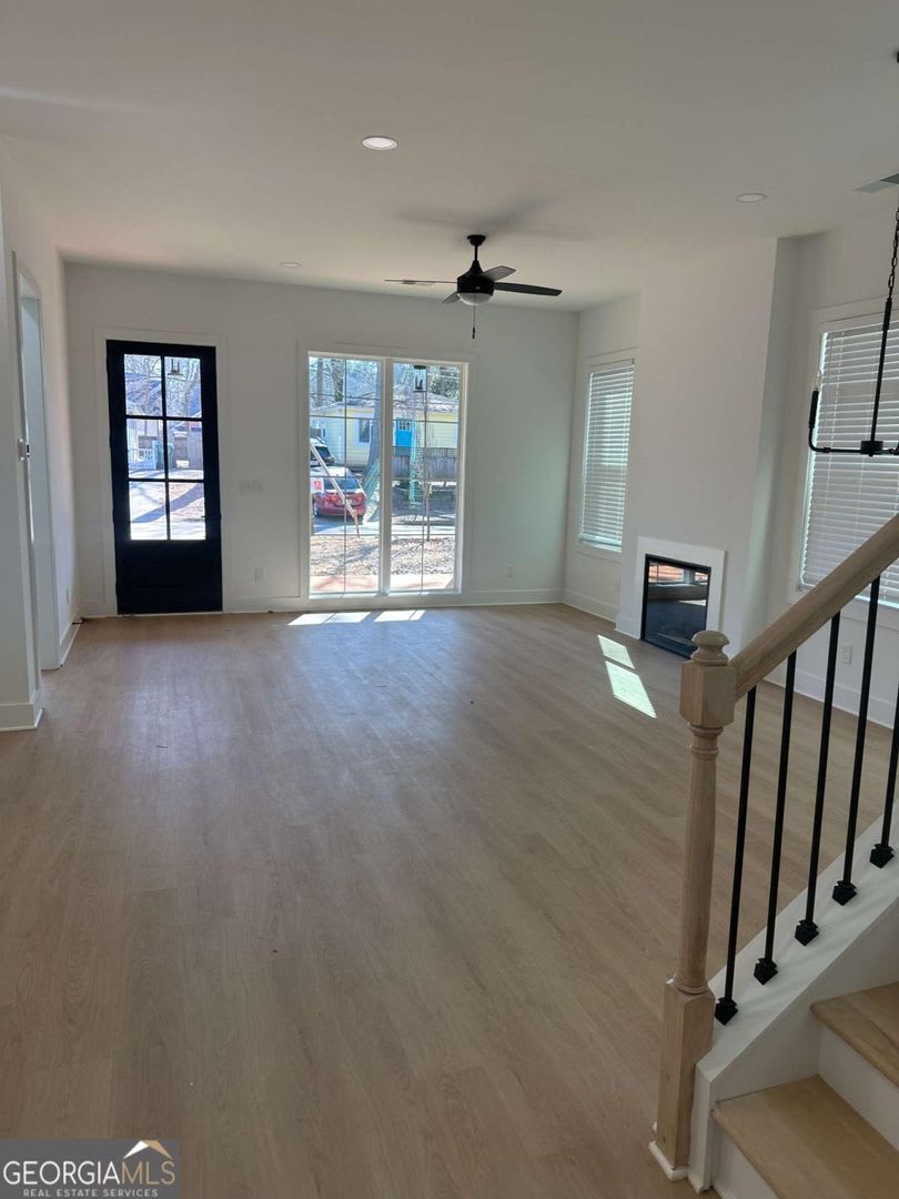 Room In 3 Bedroom Home At Plaza Ave Sw – photo 4