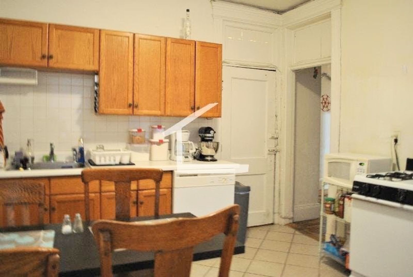 1-bed Split or 1-Bed with Living Room; Heat/HW Incl – photo 3
